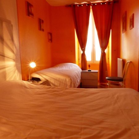 Logis Hôtel Au Croissant Buzançais Quarto foto
