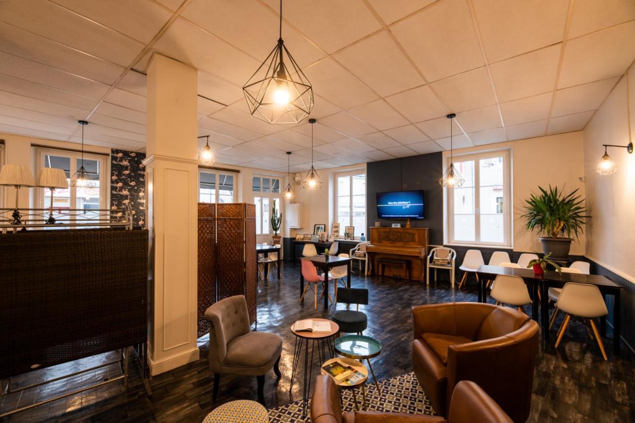Logis Hôtel Au Croissant Buzançais Exterior foto